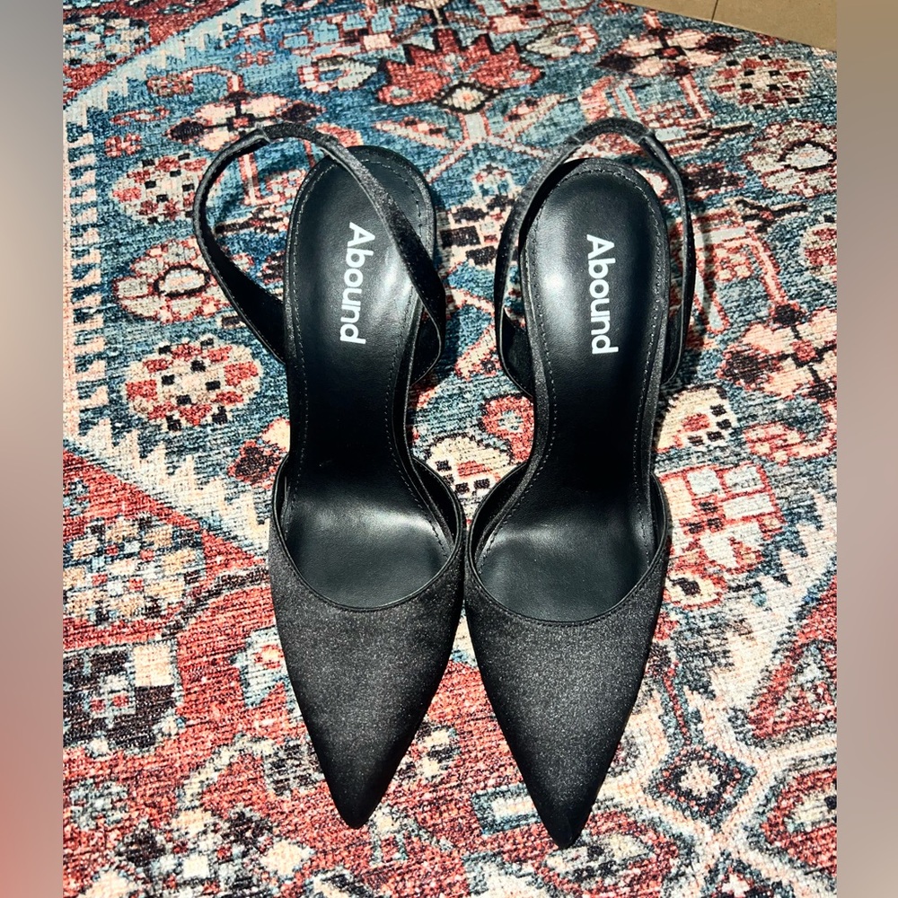 Abound classy black heels size 5